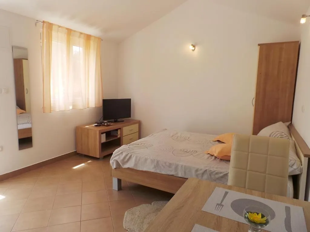 Marino Apartment Seget Vranjica