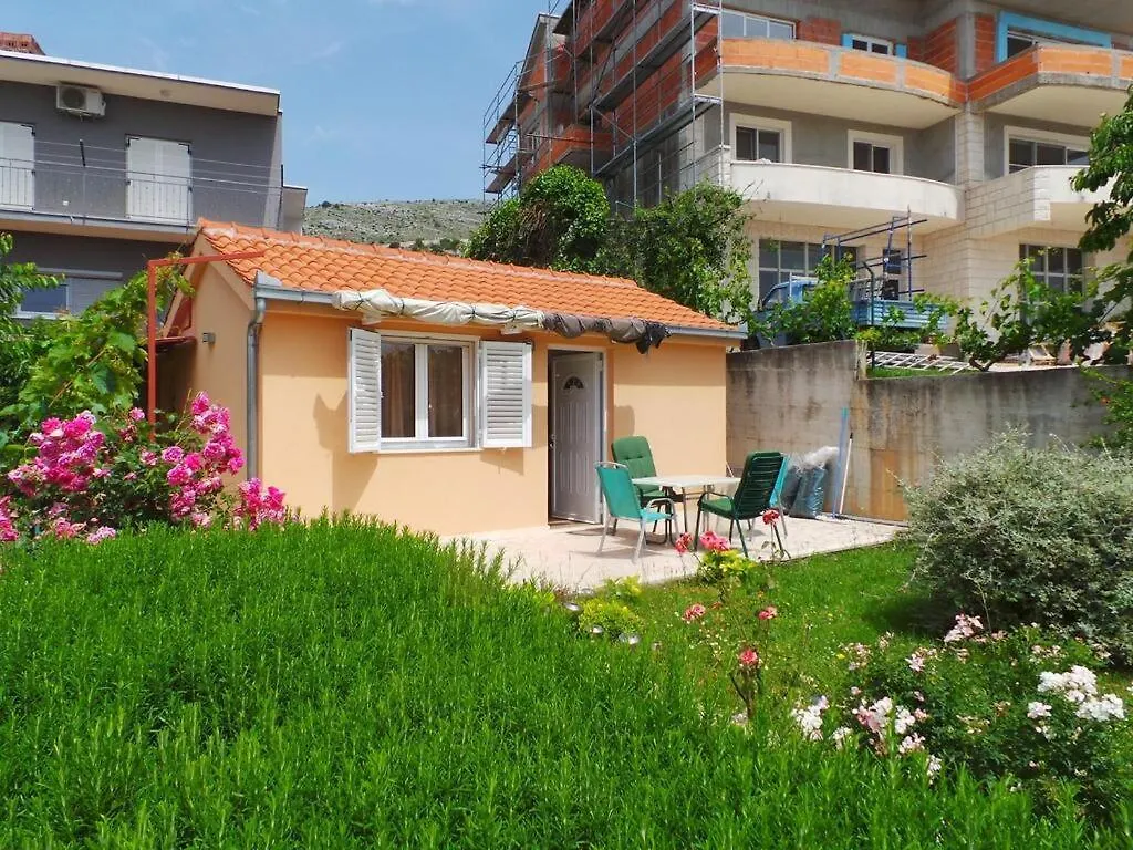 Marino Apartment Seget Vranjica